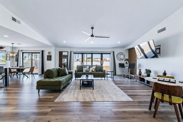 تلفزيون ذكي