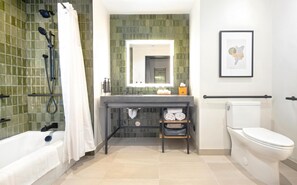 Room, 1 King Bed, Accessible, Bathtub | Bathroom