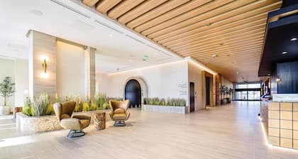 The Key Hotel Dubuque, Tapestry Collection by Hilton