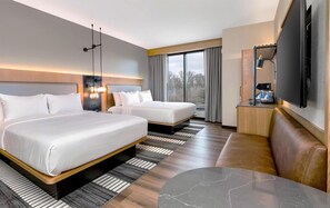 Room - The Key Hotel Dubuque, Tapestry Collection by Hilton (Dubuque)