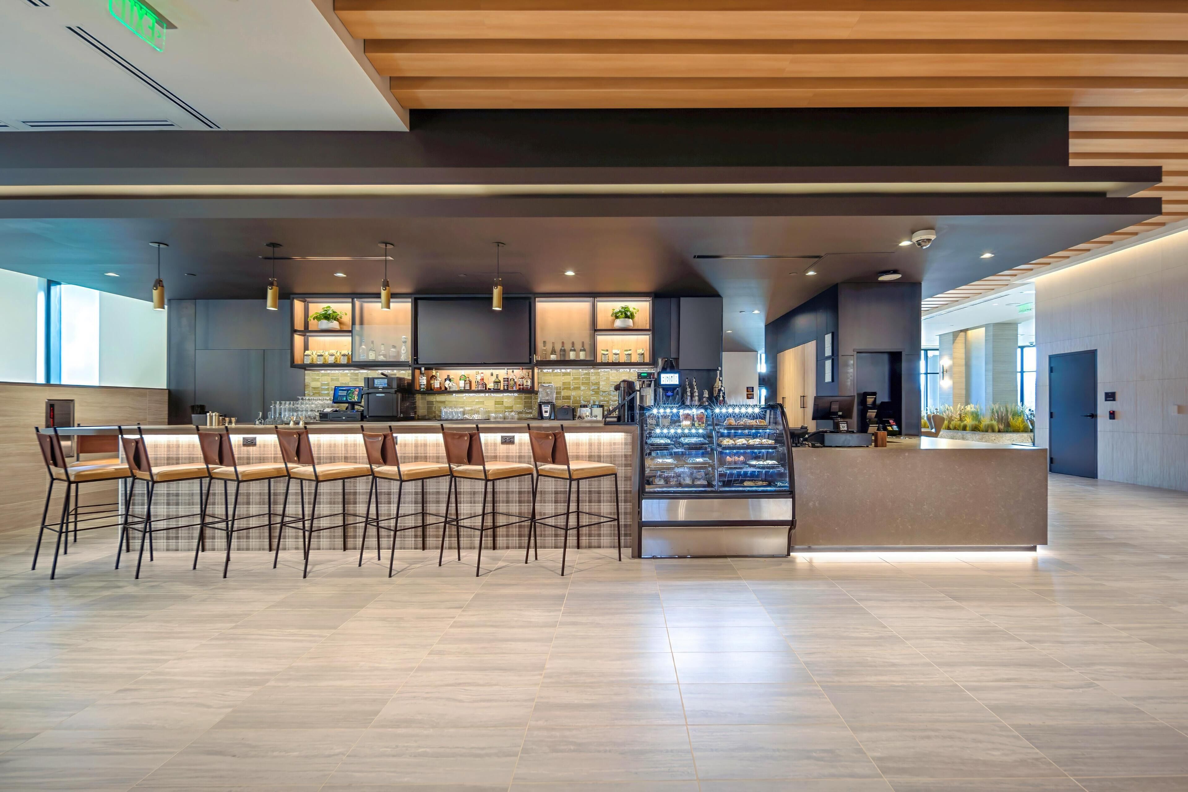 Bar (trong khuôn viên)