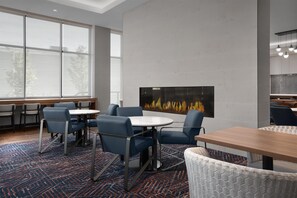 Lobby - Homewood Suites By Hilton Portsmouth Downtown (Portsmouth)