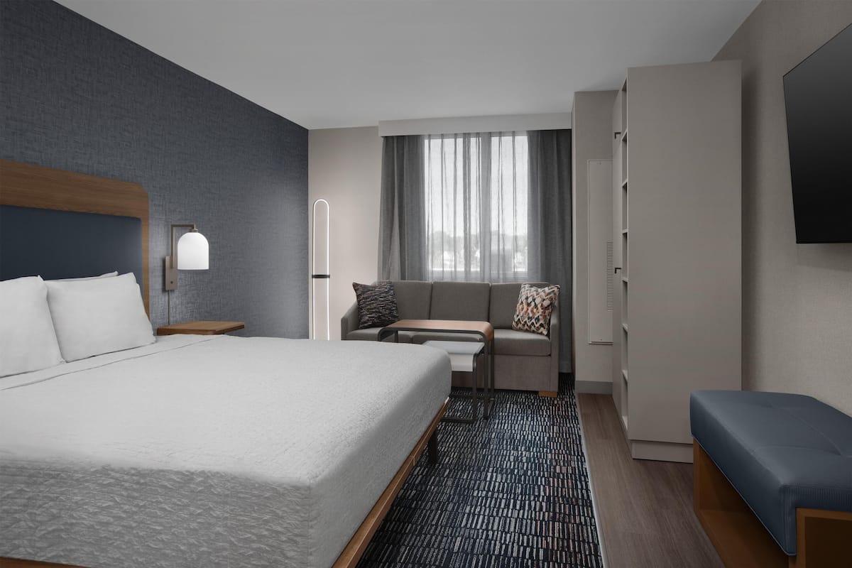Premium bedding, down duvets, in-room safe, blackout curtains