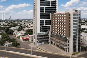 Front of property - Hampton By Hilton Monterrey Tecnologico (Monterrey)