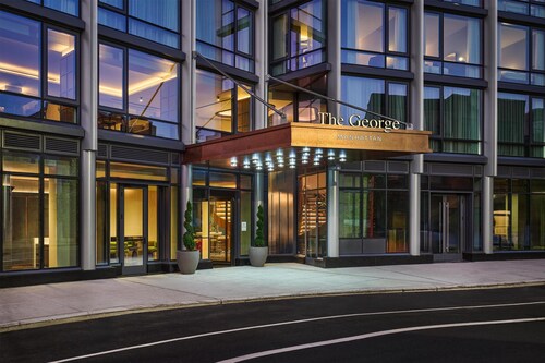 The George Manhattan, Tapestry Collection by Hilton+++