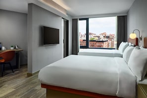 In-room safe, iron/ironing board, free WiFi, bed sheets - The George Manhattan, Tapestry Collection by Hilton+++ (New York)