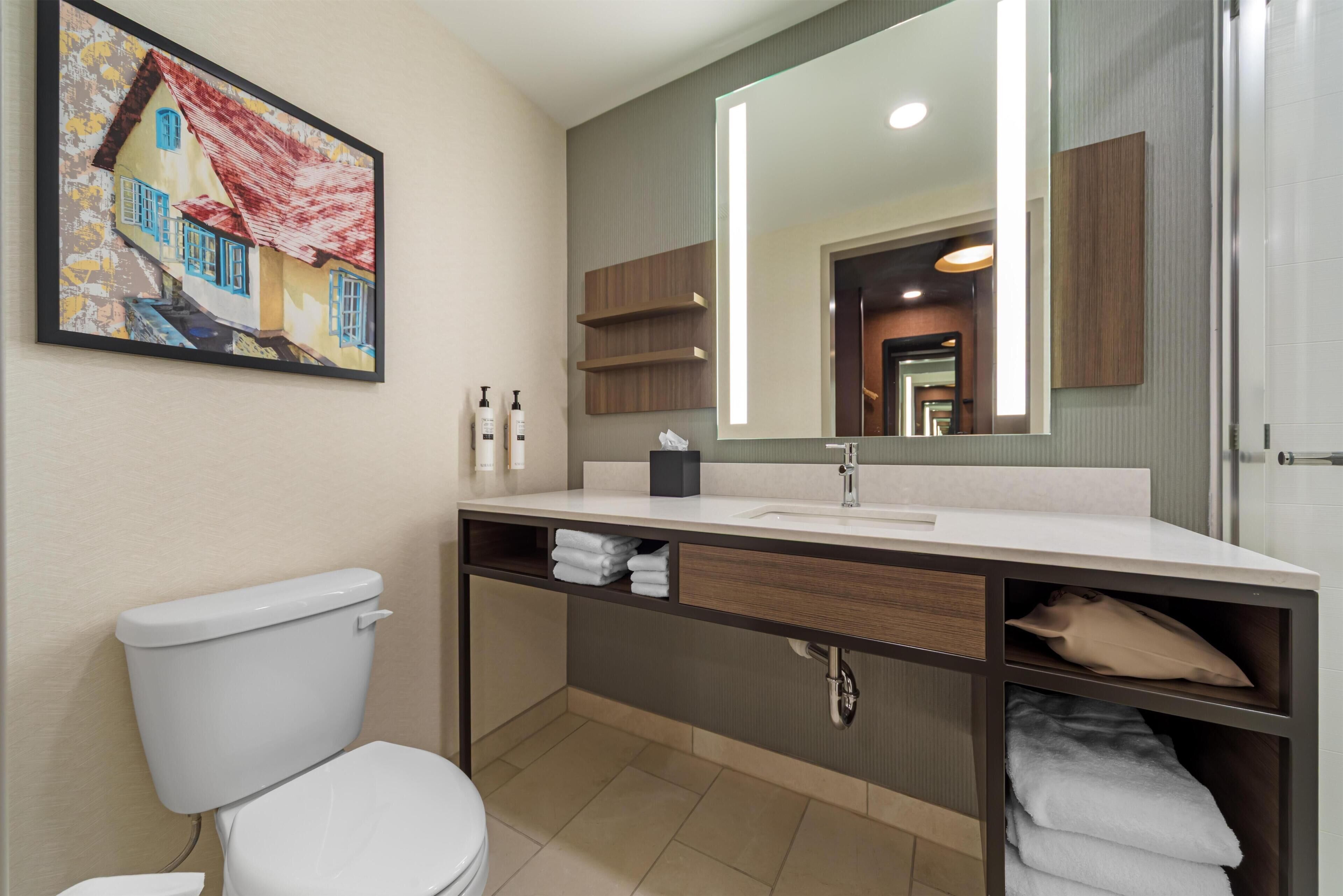 Room, 2 Queen Beds, Accessible (Hearing) | Bathroom