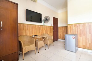 ห้องดีลักซ์ดับเบิล | เครื่องนอนระดับพรีเมียม, Wi-Fi ฟรี, ผ้าปูที่นอน