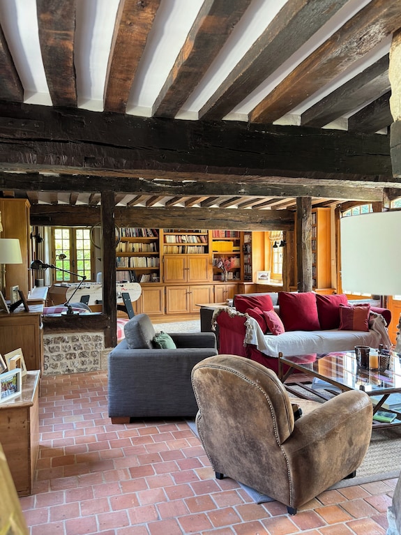 Charming Normandy Family Home With Top-of-the-range Amenities - Normandia