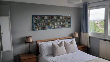 2 bedrooms, iron/ironing board, WiFi, bed sheets