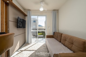 Basic Apartment | Living area