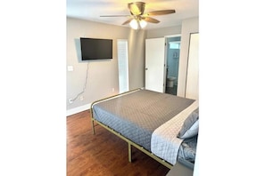4 chambres, fer et planche à repasser, Wi-Fi gratuit, draps fournis