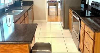 Clearwater Relaxing Pool Home 10PPL