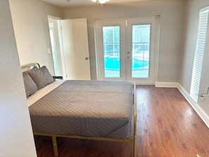 4 habitaciones, tabla de planchar con plancha y wifi gratis 
