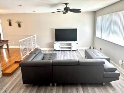 Clearwater Relaxing Pool Home 10PPL