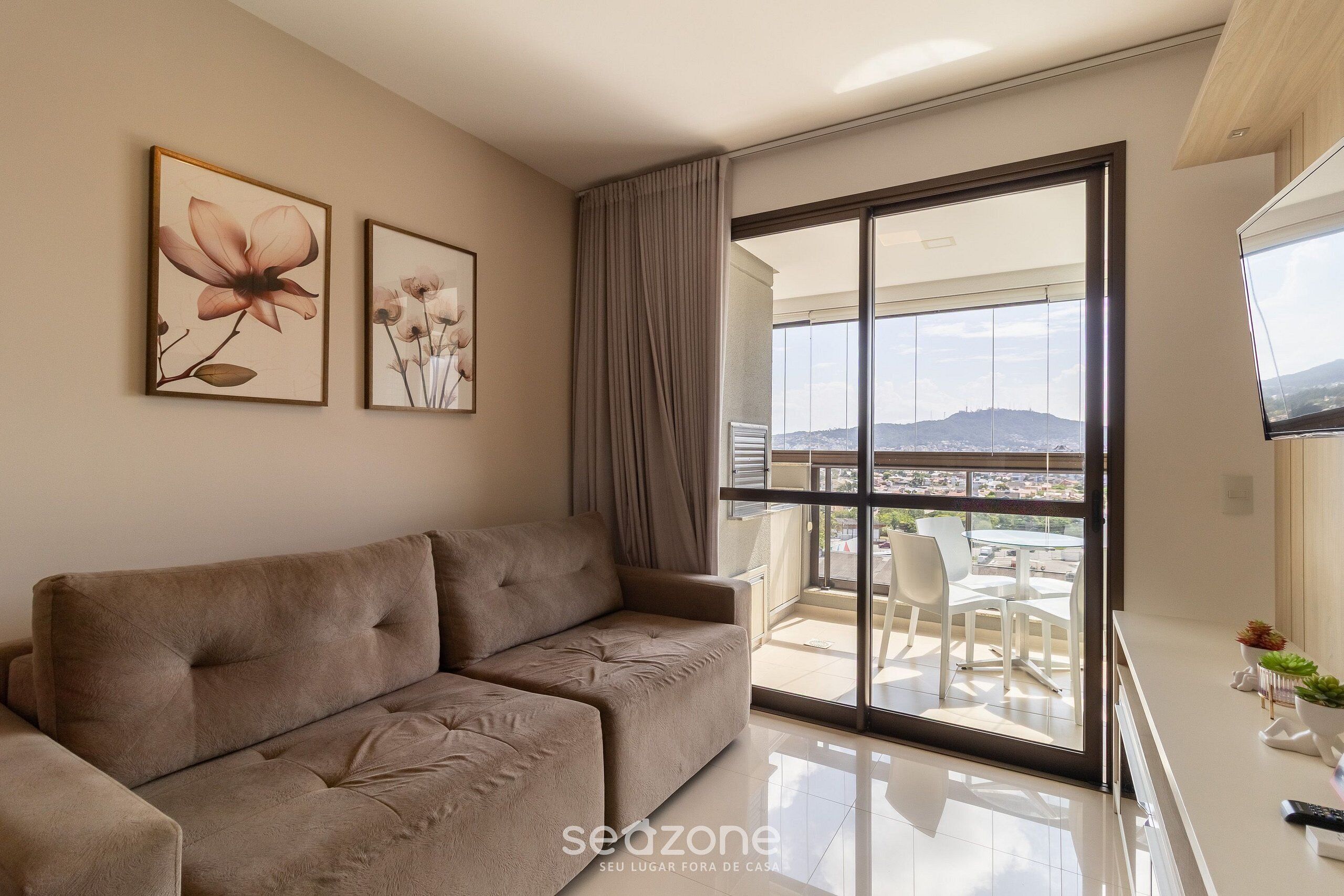 Basic Apartment | Living area