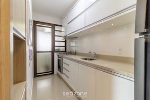 Basic Apartment | Private kitchen | Cookware/dishes/utensils - Full Apartment With Amazing View! Lrc0703 (Florianópolis)