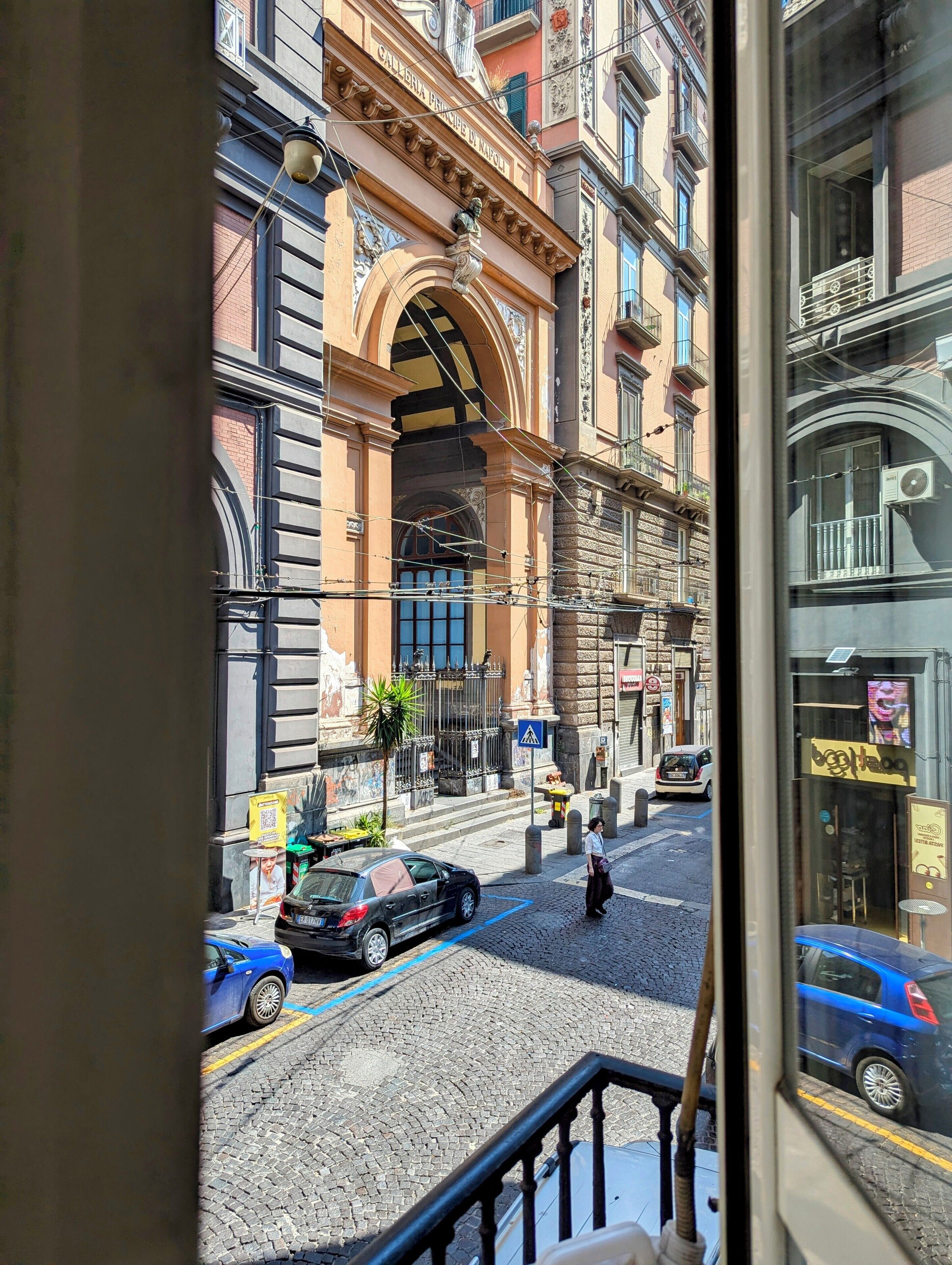 Comfort Room | Free WiFi