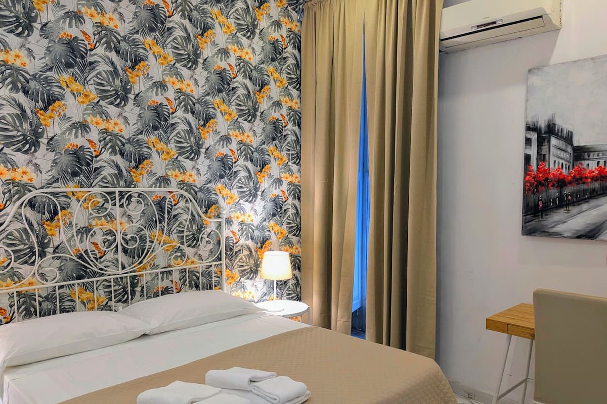 Quarto básico | Wi-Fi de cortesia