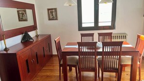 Lejlighed - 1 soveværelse - balkon | Spisestue