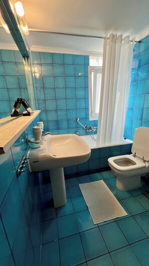 Leilighet, 1 soverom, balkong | Bad
