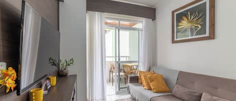 Basic Apartment | Living room