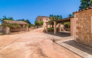 Property grounds - Gorgeous home in Felanitx with private swimming pool, can be inside or outside (Felanitx)
