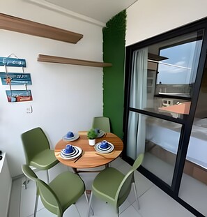 Deluxe Studio | Dining