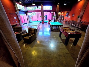 Foosball, table tennis, stereo