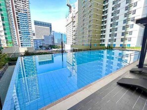 Appart'hôtel, 1 chambre, accessible aux personnes à mobilité réduite, patio | Piscine | Piscine extérieure