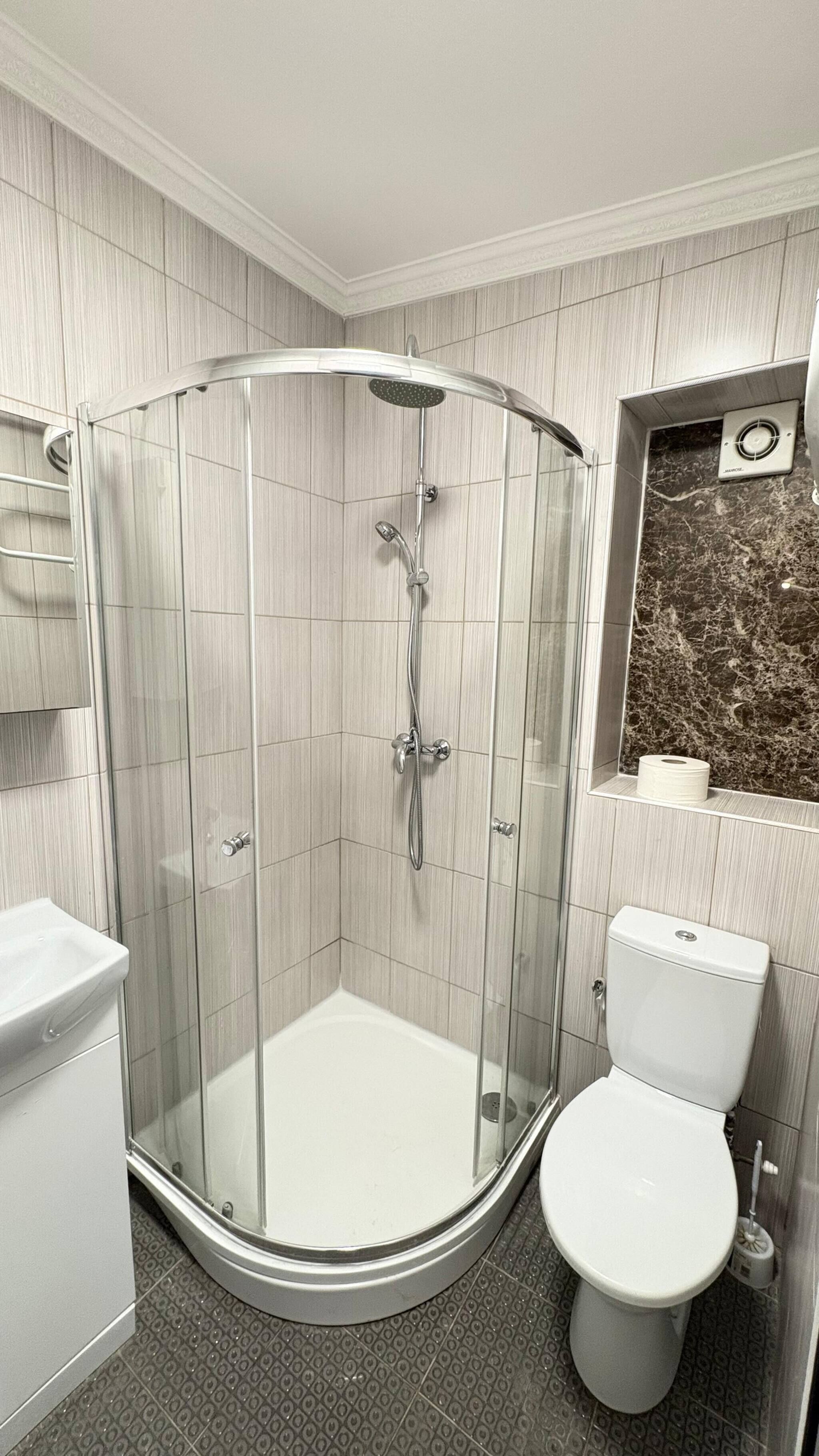 House, 5 Bedrooms, Smoking, Patio | Bathroom