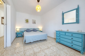 2 chambres, fer et planche à repasser, accès au Wi-Fi (inclus)