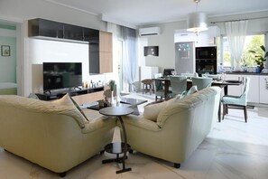 Appartement, 3 chambres, fumeurs, balcon | Salle de séjour