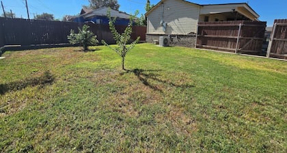 Charming 1-bedroom house with garage in North Lubbock. Access to TTU & Medical.