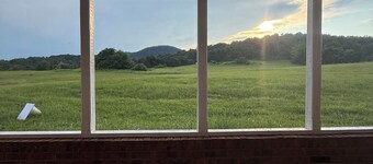 Our place is dog-friendly, stunning views of Shenandoah Skyline Drive