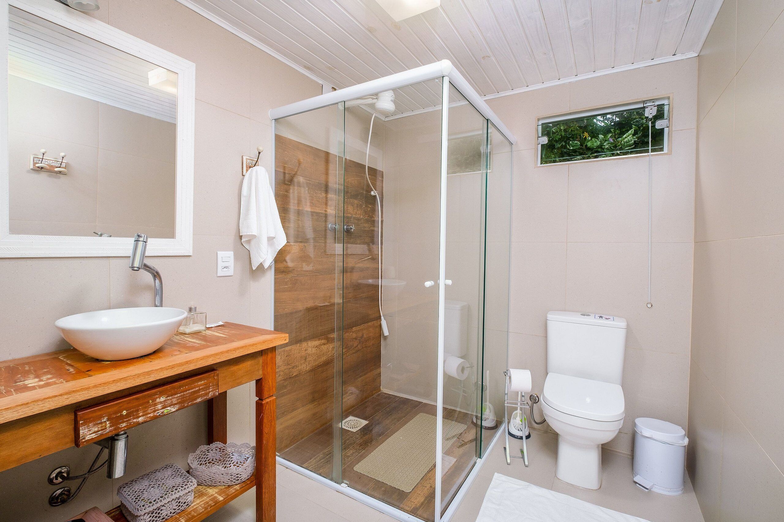 Basic Studio | Bathroom | Free toiletries