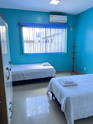 5 bedrooms, iron/ironing board, WiFi (free), bed sheets