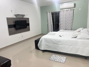 5 bedrooms, iron/ironing board, WiFi