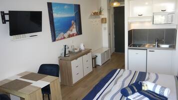 1 間睡房、熨斗/熨衫板、上網、床單