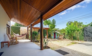 Perushuvila | Terassi/patio