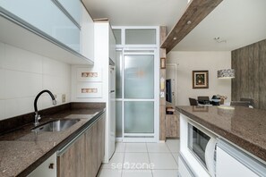 Chambre Simple | Cuisine privée