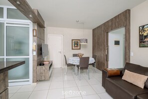 Basic Single Room | Living area