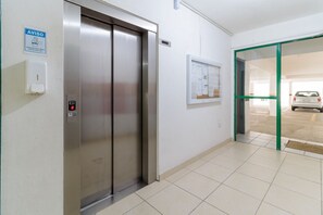 Basic Apartment | Interior