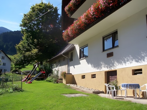Apartment 'Nr 1 - Ferienwohnung' with Shared Terrace, Shared Garden and Wi-Fi