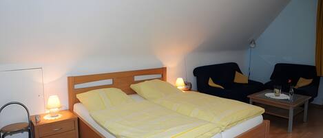 1 chambre, fer et planche à repasser, Wi-Fi, draps fournis