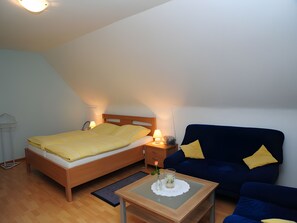 Iron/ironing board, WiFi, bed sheets