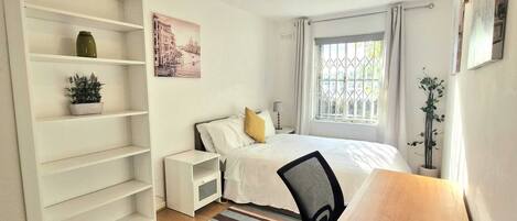 Strykejern/-brett, wi-fi og sengetøy