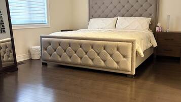 2 bedrooms, in-room safe, desk, iron/ironing board