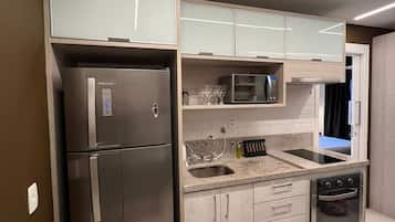 Microondas, horno y parrilla de estufa