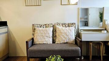 Shared Dormitory, Accessible, Mountain View | Living room